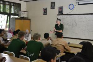 Sekolah Menengah Kejuruan Negeri 3 Tangerang dikunjungi siswa siswi serta guru dari SMA Coenecoop, Belanda.